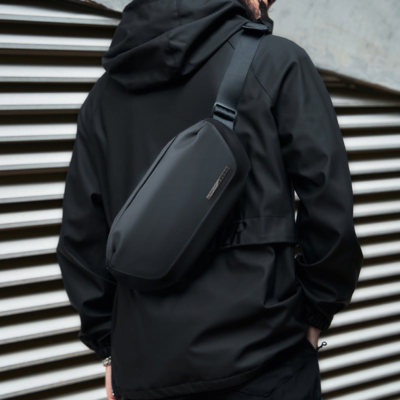 Multifunctional Men’s Sling Bag – One-Shoulder Travel and Riding Satchel